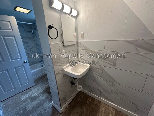 Foto del edificio - 806 W Cedar St