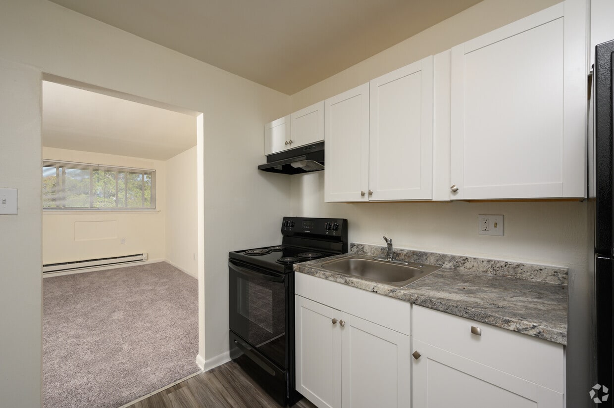 Oakwood Apartments Apartments 8723 W Chester Pike Upper Darby, PA