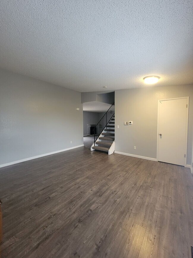 Foto del edificio - 3 Bedroom 2.5 Bath Corner Lot