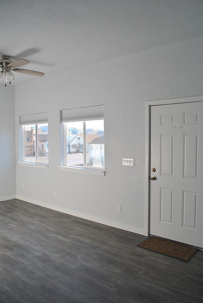 Foto del edificio - 202 1/2 Cedar