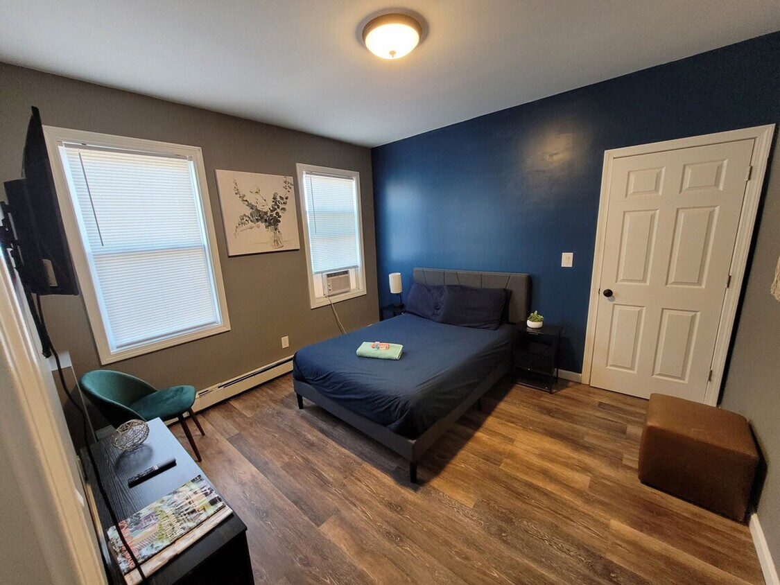 Foto del edificio - 487 Manton Ave