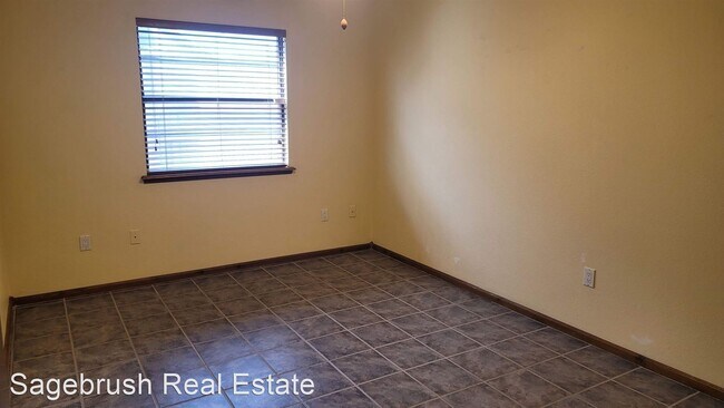 Foto del edificio - 3 br, 2 bath House - 800 Rosewood Dr.