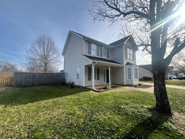 Building Photo - Beautiful 3 BR/2.5 Bath in well sought aft...