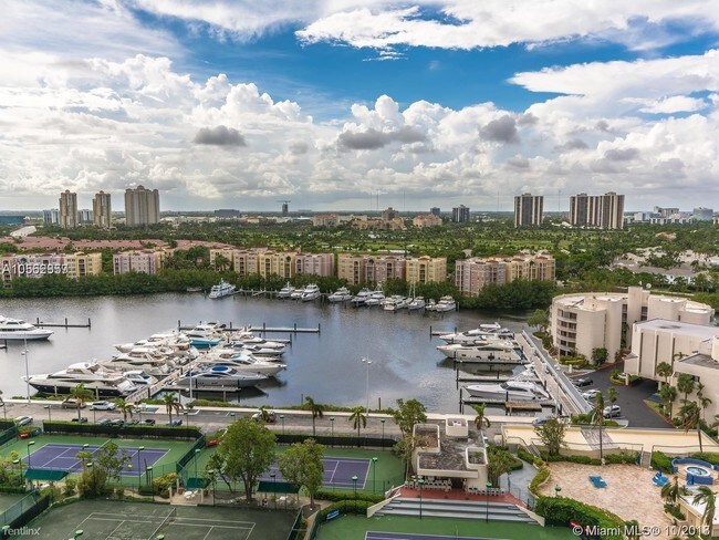 Foto del edificio - 2 br, 2 bath  - 19707 Turberry way