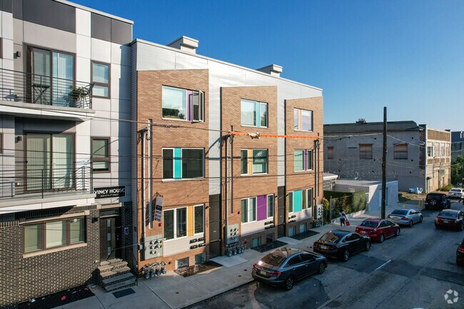 Building Photo - The Quads at Kensington South