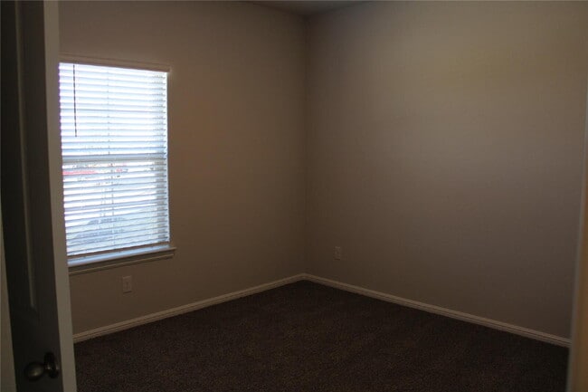 Building Photo - 769 Beebrush Dr