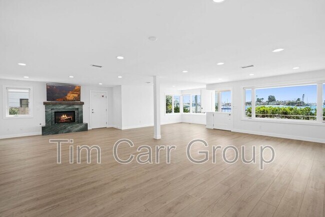 Building Photo - 112 S. Bayfront