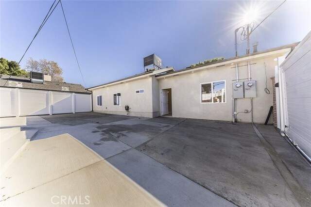 Foto del edificio - 9465 Dorrington Ave