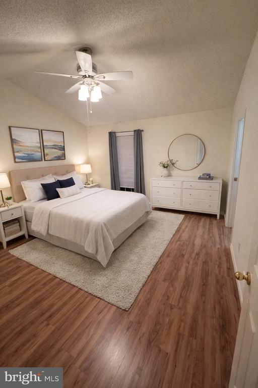 Foto del edificio - 1030 Betsy Ross Ct