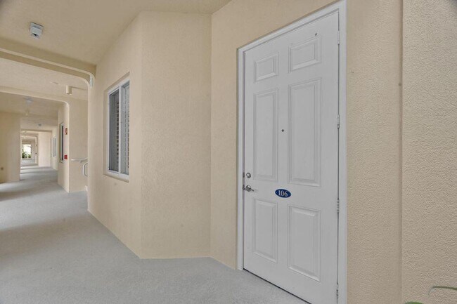 Foto del edificio - 27 Harbour Isle Dr W