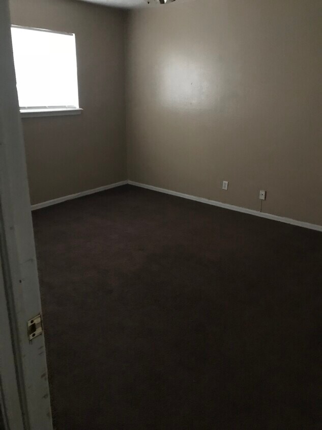 Foto del edificio - 1412 N Norman Ave
