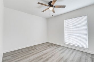 Building Photo - 1701 Johanna Dr