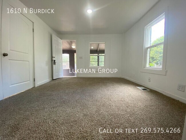 Building Photo - Northside 2 Bedroom Bungalow