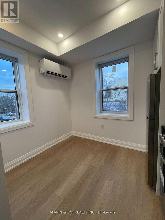 Photo du bâtiment - 79 Cedarvale Ave