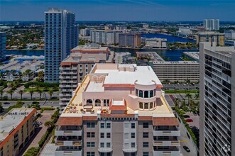 Building Photo - 1912 S Ocean Dr