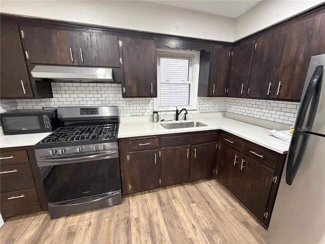 Foto del edificio - 212 42nd Ave NE