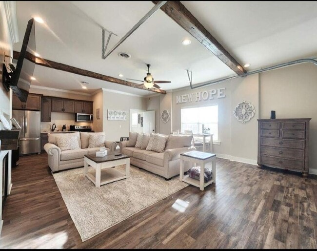 Building Photo - 250 Horn Ln