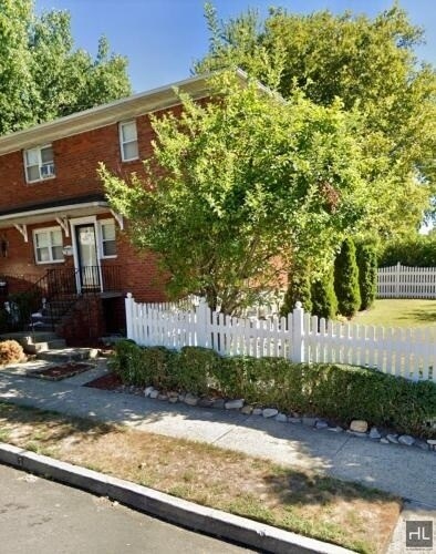 Building Photo - LITTLE NECK PARKWAY