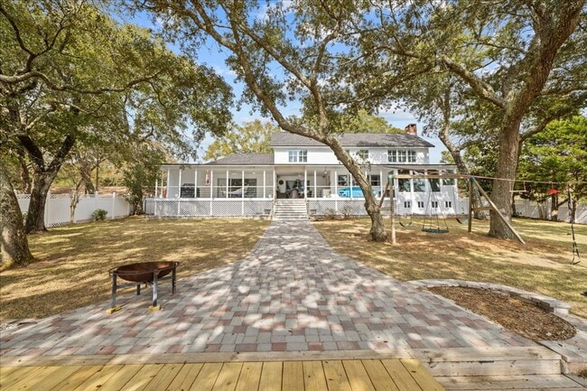 Building Photo - 106 Bayou Dr, Niceville Niceville, FL 32578