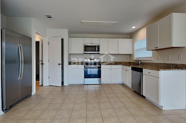 Building Photo - 77088 Cobblestone Dr