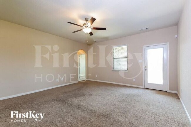 Foto del edificio - 1541 Park Trails Blvd