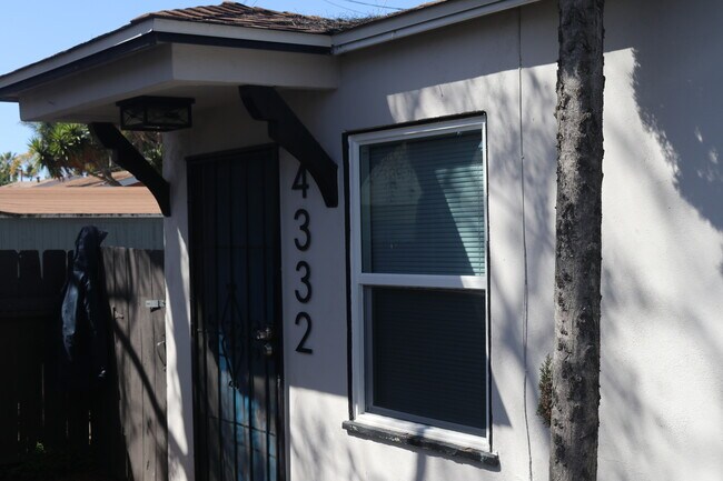 Foto del edificio - 4336 Wilson Ave