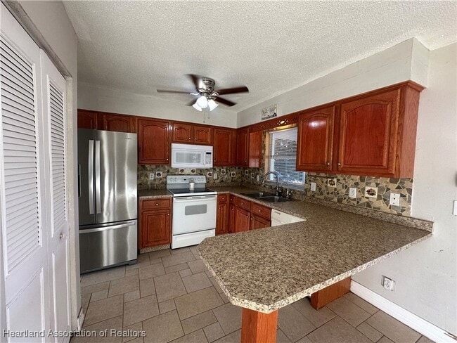 Foto del edificio - 3308 Valerie Blvd