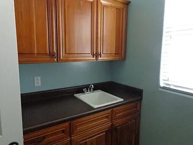Building Photo - Flag Homes - 120