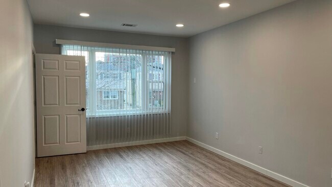 Foto del edificio - 177 W 25TH St