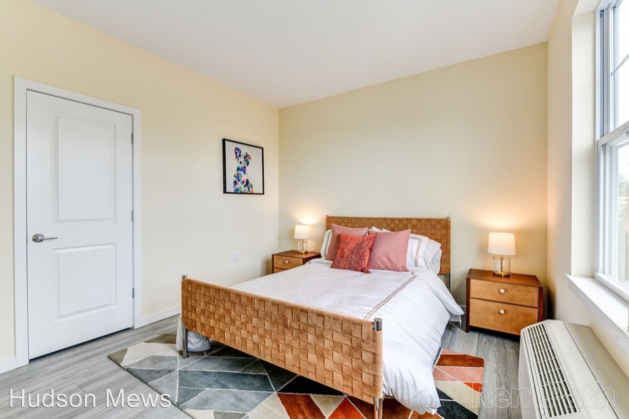Primary Photo - 1 br, 1 bath Apartment - 5 Sunset Cove.