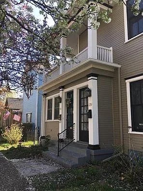 Building Photo - 139 La Belle St