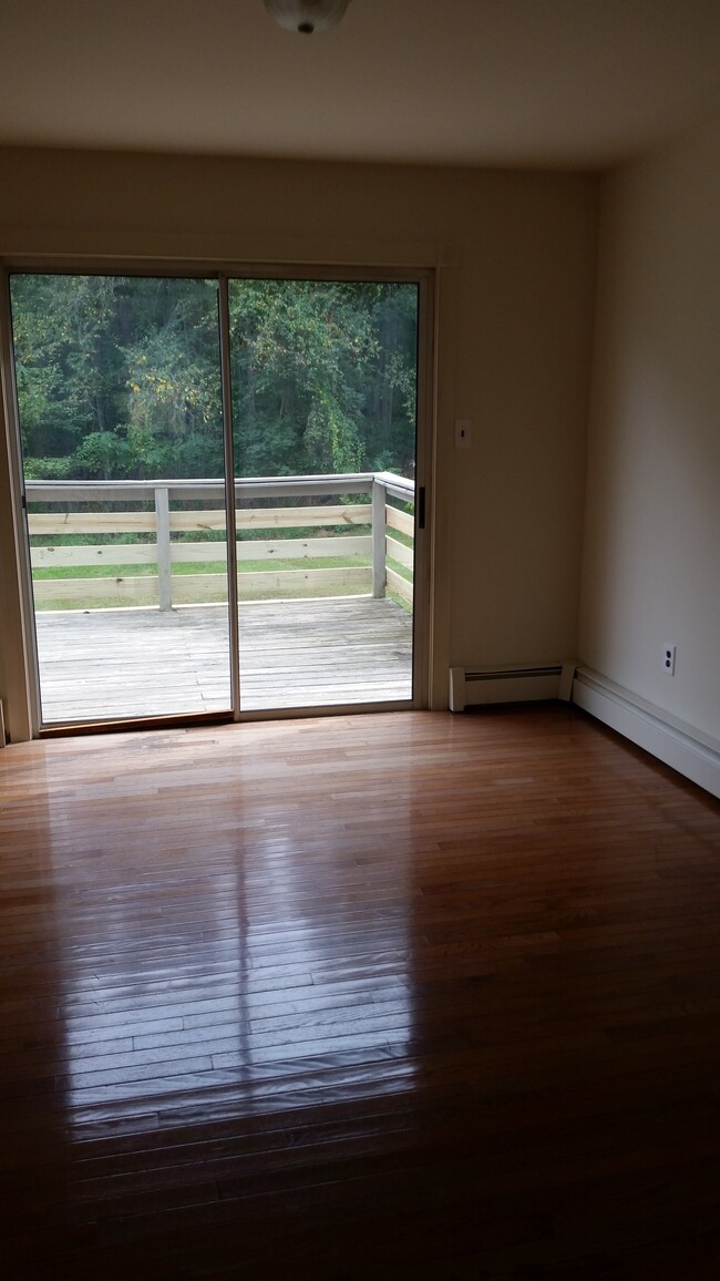 Building Photo - 103 Bridle Ln