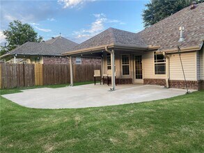 Building Photo - 2949 Bluegrass Pl