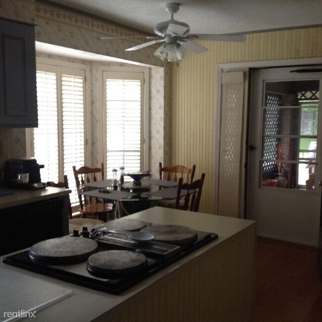 Building Photo - 3 br, 3 bath Townhome - 509 S Clayton St