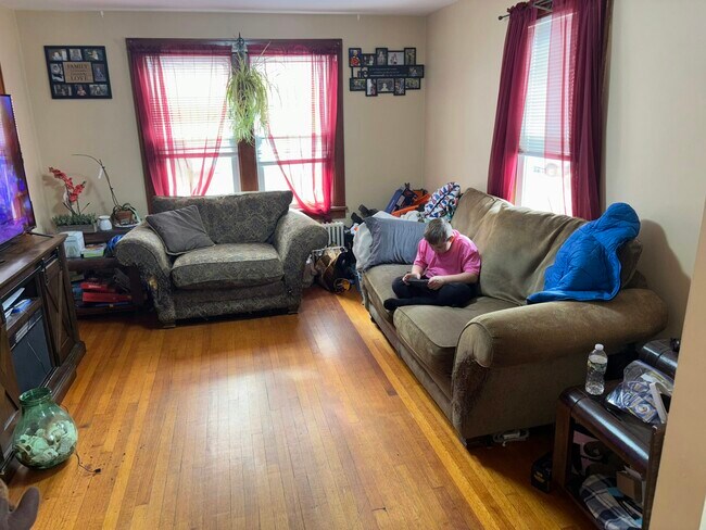 Building Photo - 301 S Main St