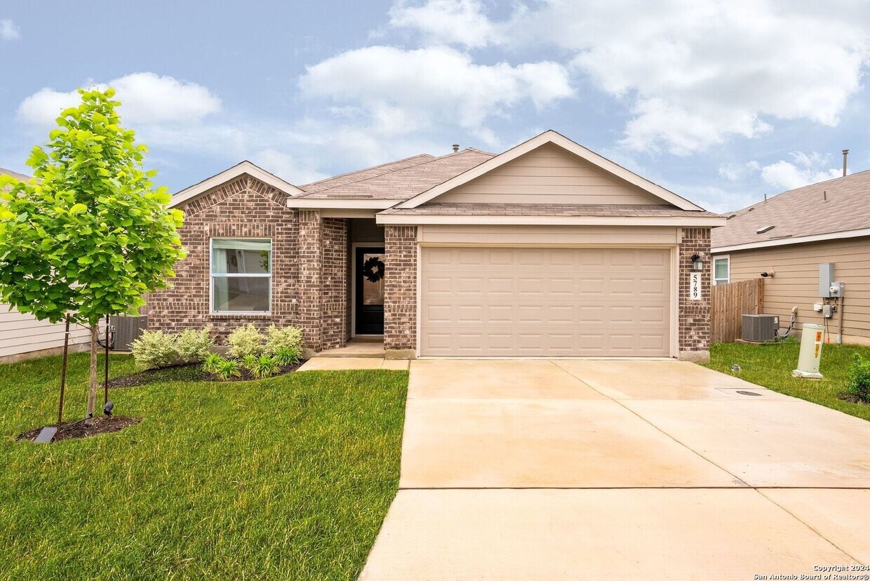 Primary Photo - Inviting and Elegant One-Story Ranch Home