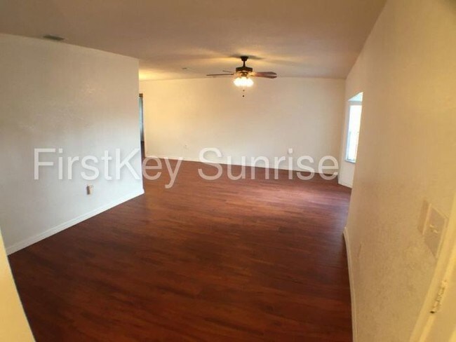 Building Photo - 9200 NW 24th Ct