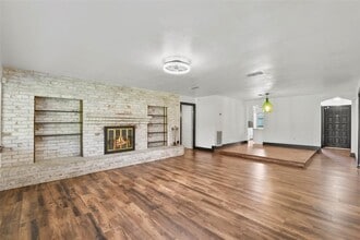 Building Photo - 826 Seacliff Dr