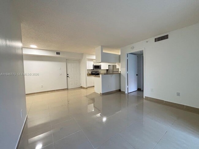 Foto del edificio - 420 S Park Rd