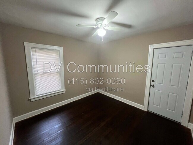Foto del edificio - 872 Helmsdale Rd