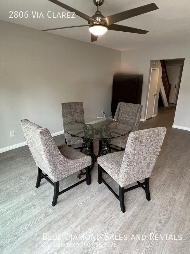 Building Photo - Recently Remodeled 3BR, 2.5Bath Unfurnishe...