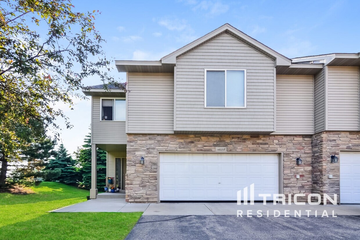 Foto principal - 16037 Flagstaff Ave W