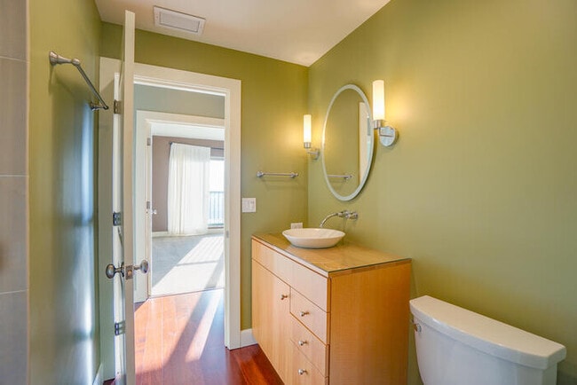 Building Photo - BEAUTIFUL TWO BEDROOM CONDO DOWNTOWN VANCOUVER