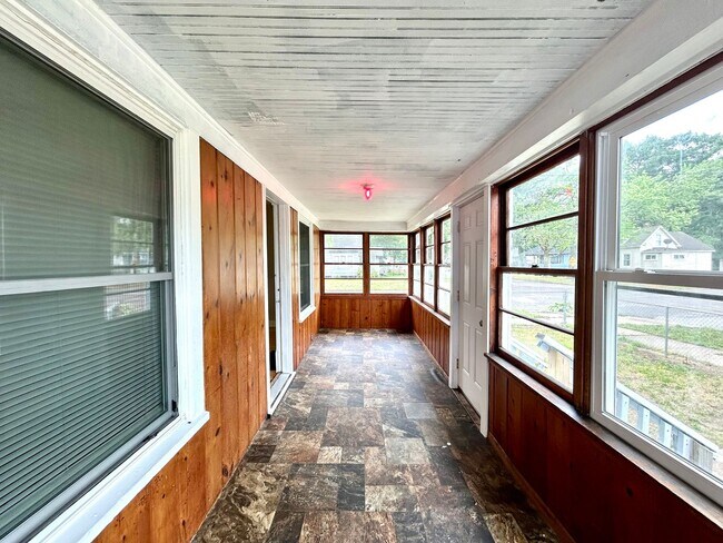 Foto del edificio - Two Bedroom Home in Muskegon