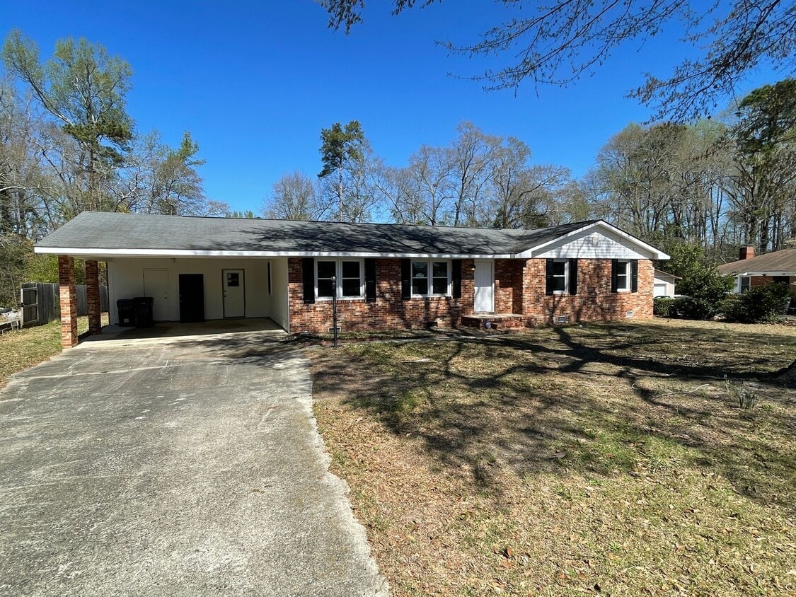 Primary Photo - 3 bed/2 bath home in Martinez w/huge backy...