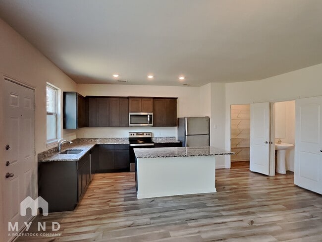 Building Photo - 732 Keeneland Dr