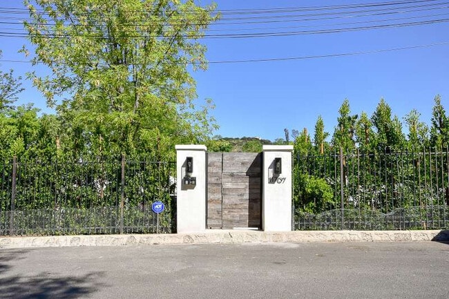 Building Photo - 11707 El Cerro Ln