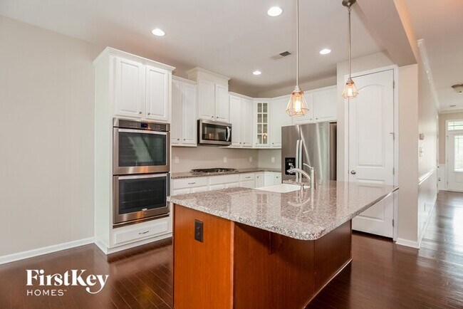 Foto del edificio - 3174 Helmsley Ct