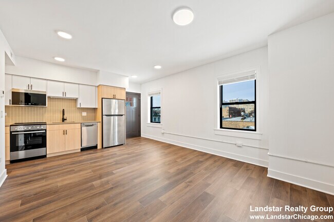 Foto del edificio - 1241 Chicago Ave