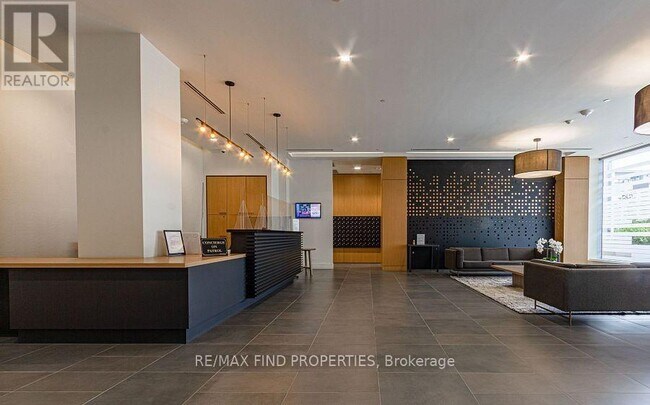Photo du bâtiment - 2520-2520 Eglinton Ave W